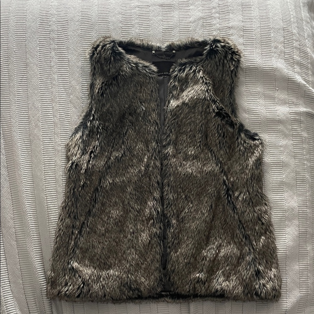 Banana Republic Faux Fur Vest in Black and Gray